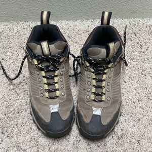 Nike Boots • Women’s Size 8